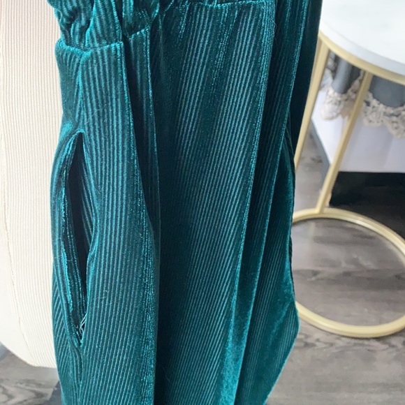MPC green jumpsuit velvet - Picture 7 of 12